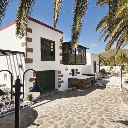 Villa Haria Lux By Escapehome Exteriör bild