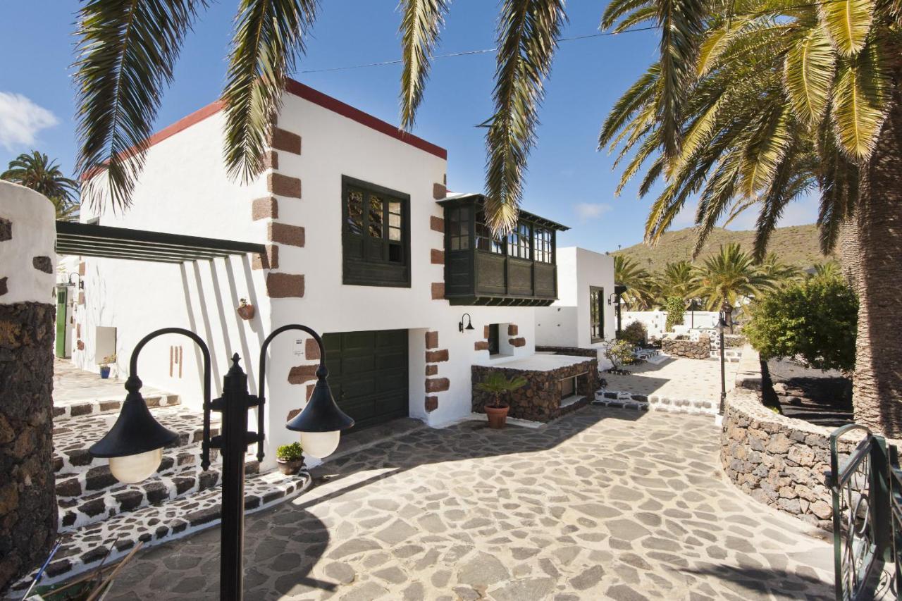 Villa Haria Lux By Escapehome Exteriör bild